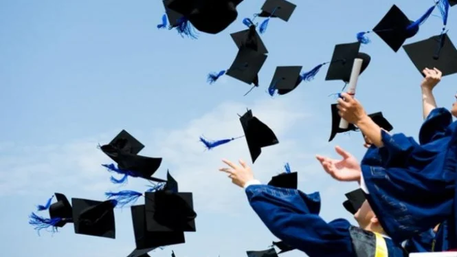 57970f67731bc-beberapa-solusi-jitu-bagi-wanita-sarjana-yang-menjadi-ibu-rumah-tangga_665_374